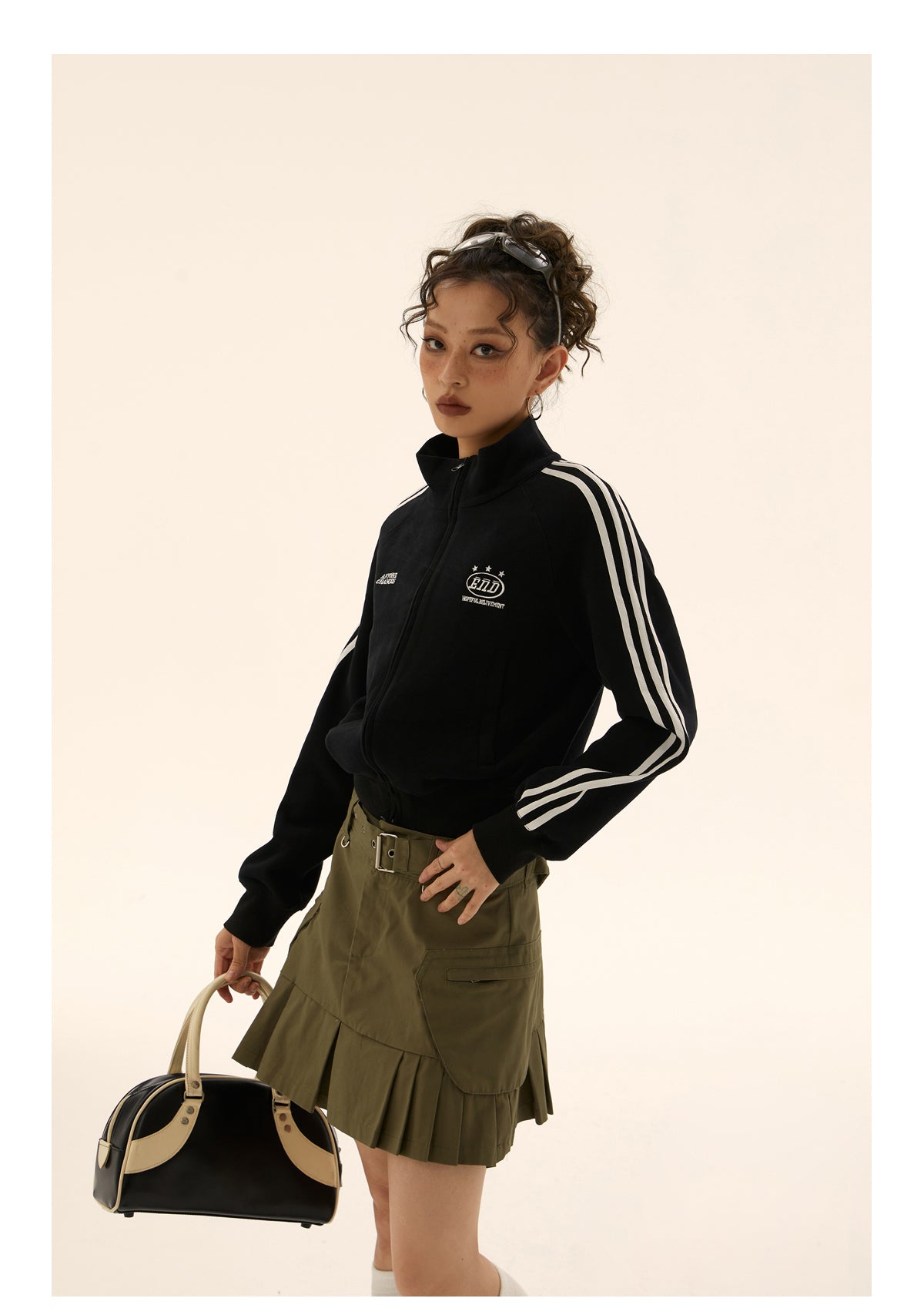 Side line short length zip sweatshirt P229