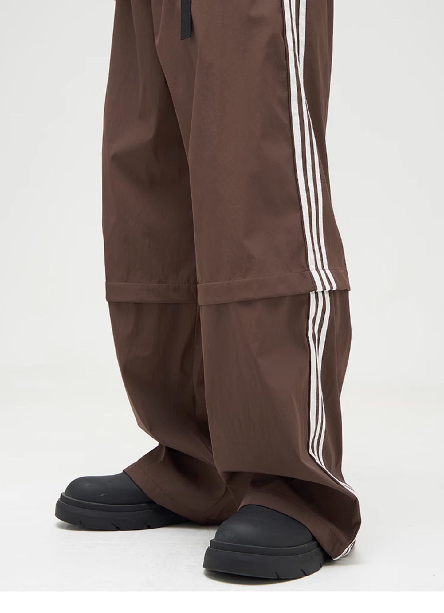 Loose fit side line casual pants P352