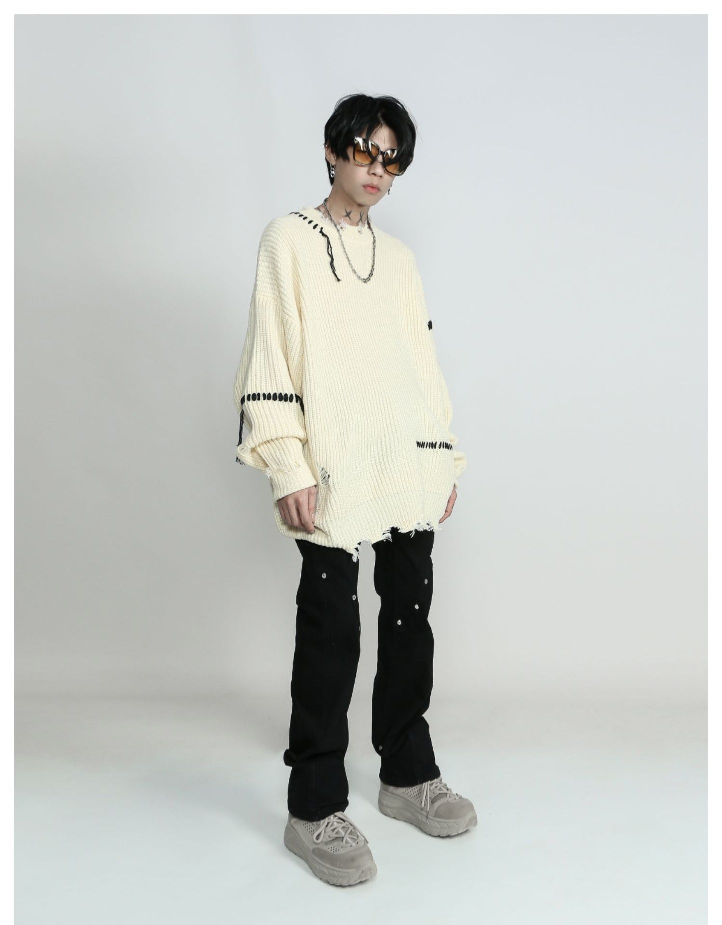 Oversized niche design distressed knit P282
