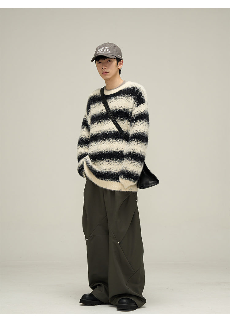 Loose fit round neck striped knit P617