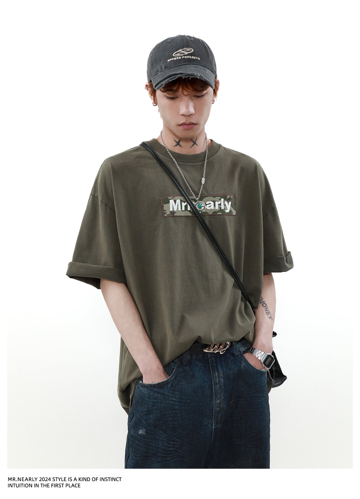 브랜드 로고 자수 반팔 티셔츠 P1352
