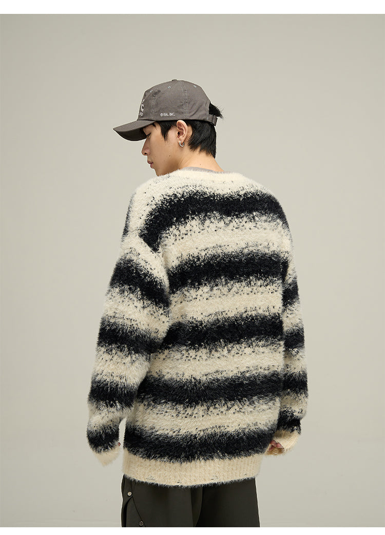 Loose fit round neck striped knit P617