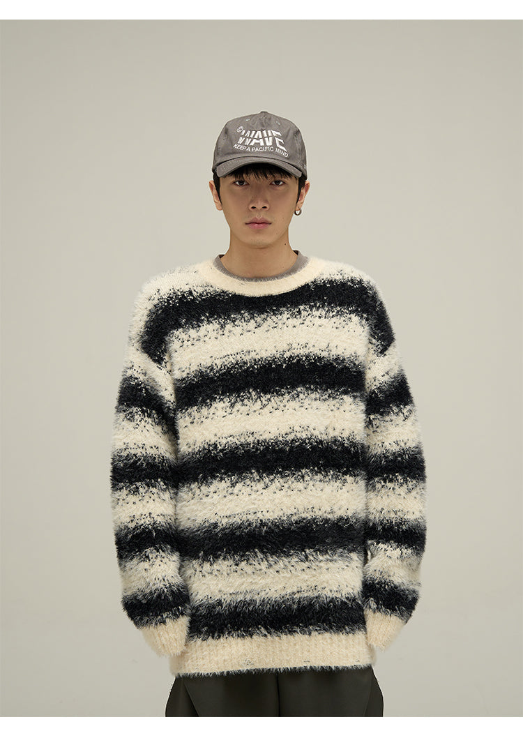 Loose fit round neck striped knit P617
