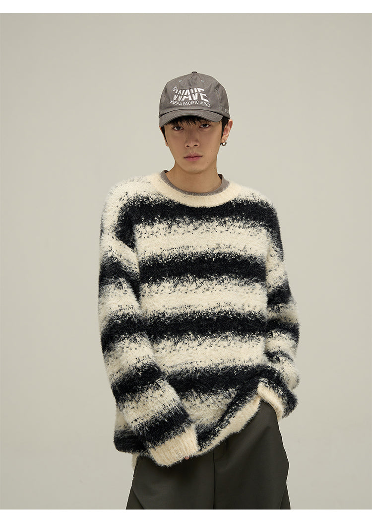 Loose fit round neck striped knit P617