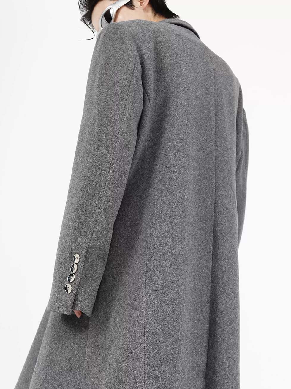 Wool long coat with shoulder pads P1001