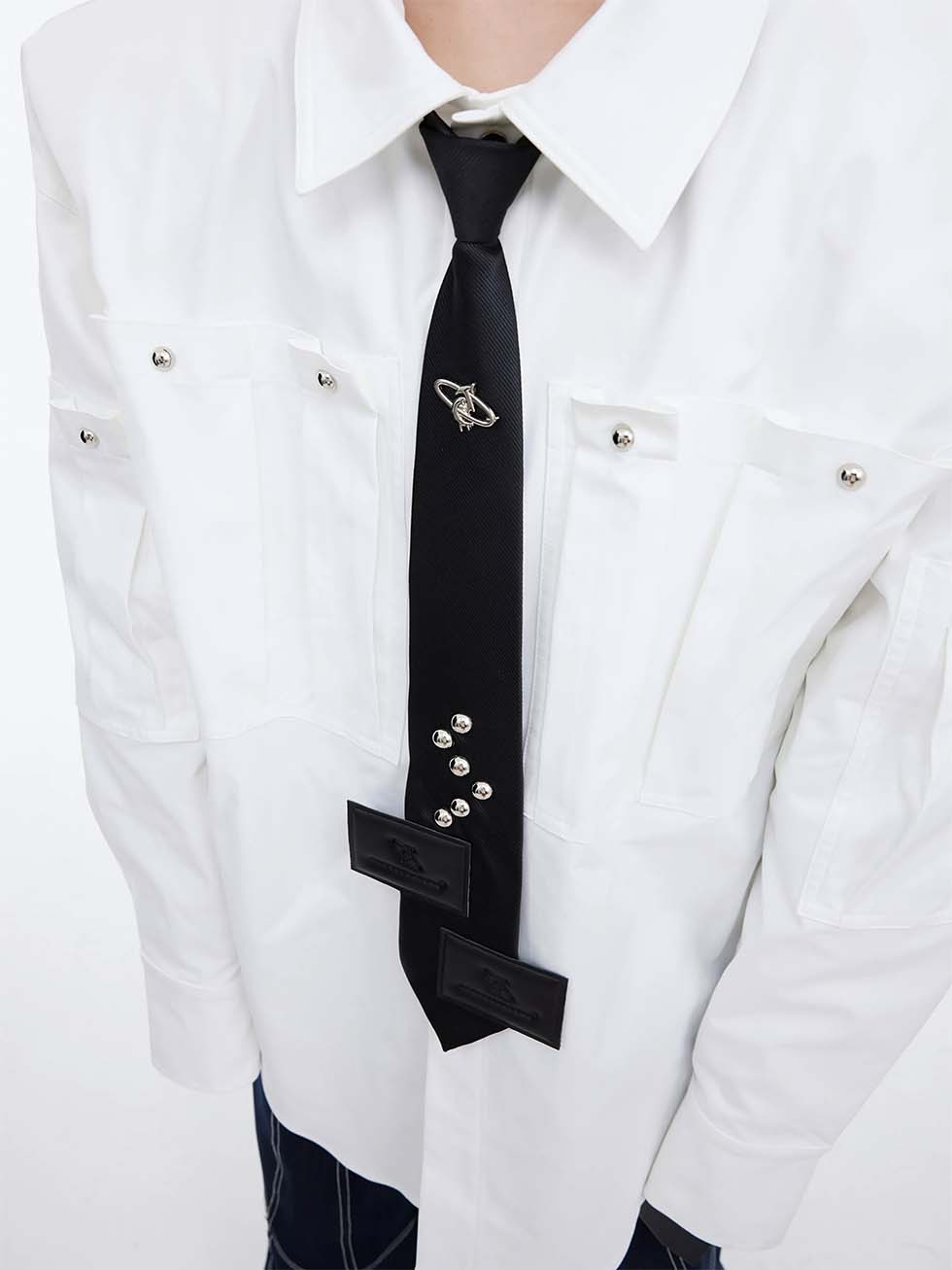 Metal logo leather tie P1125