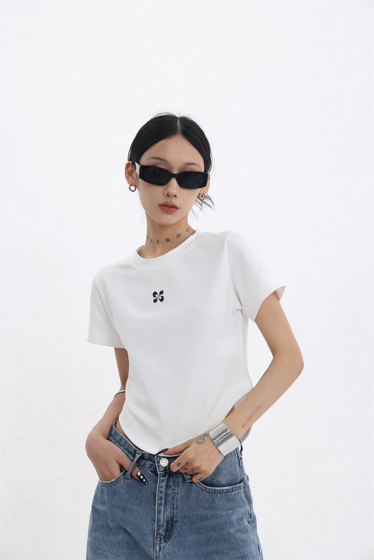 Cropped T-shirt P131