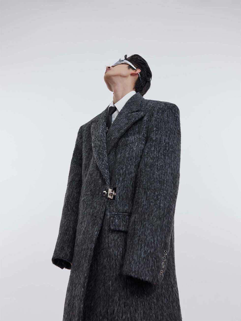 Shoulder padded wool long coat P1064