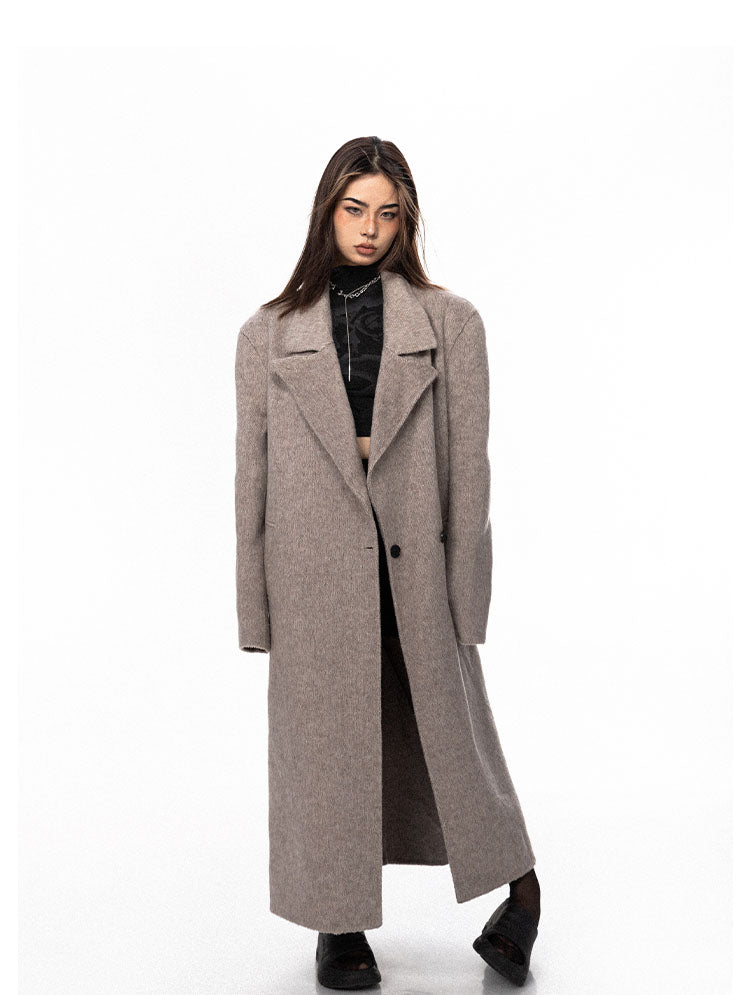 Broad shoulder cashmere long coat P741