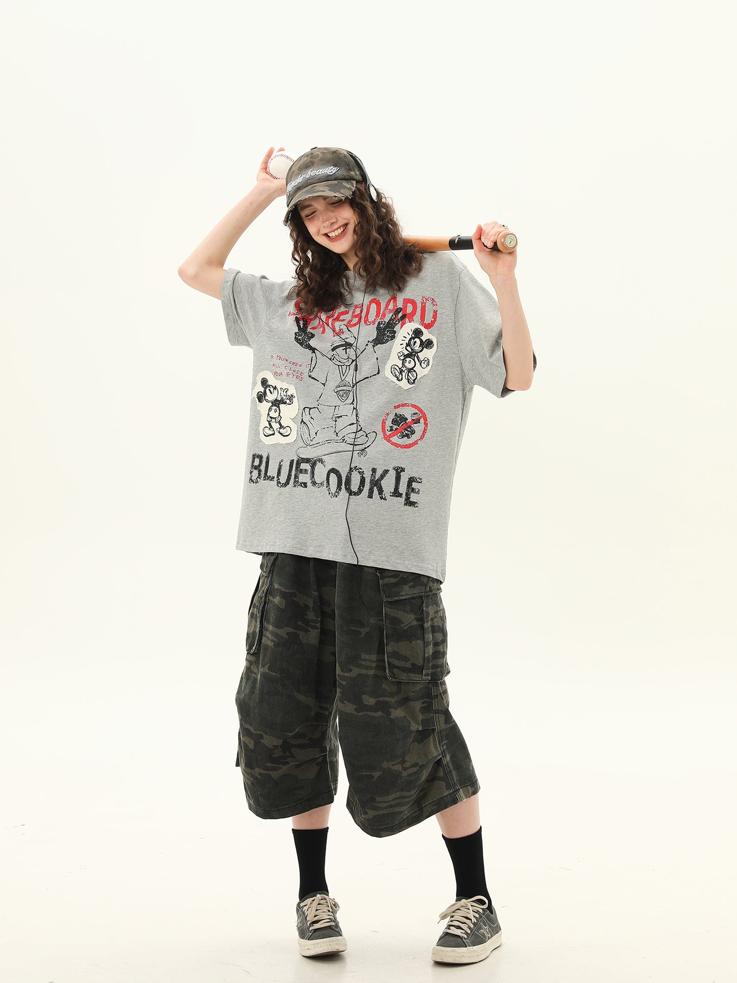 ストリート グラフィティプリント Tシャツ P2059