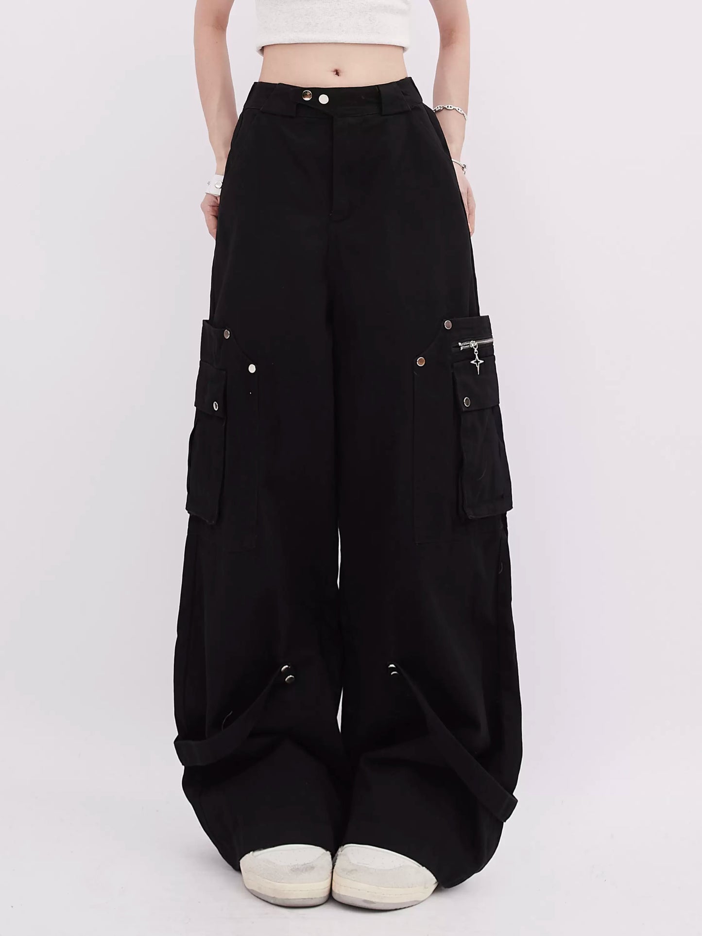 Multi-pocket strap design straight pants P932