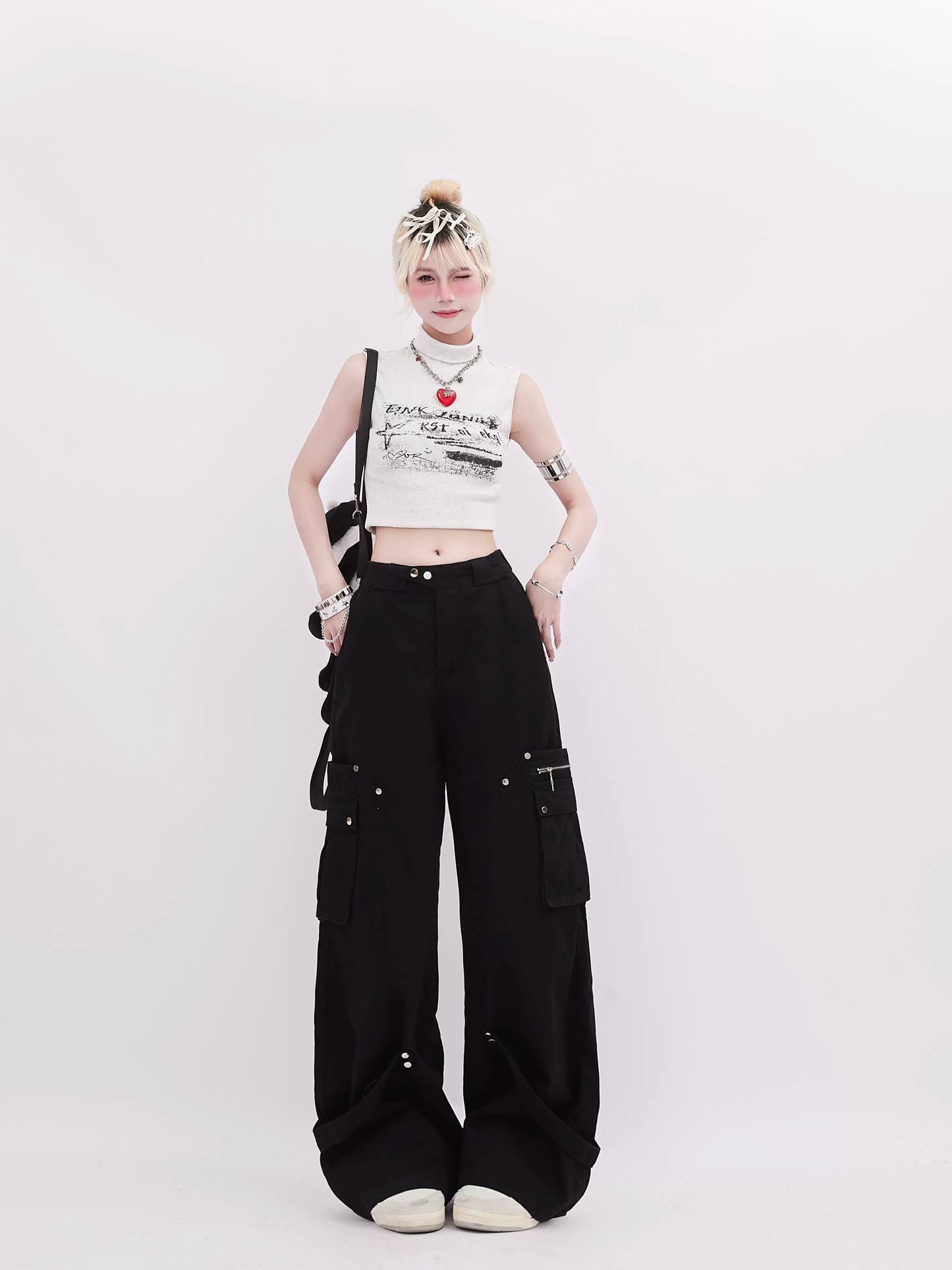 Multi-pocket strap design straight pants P932