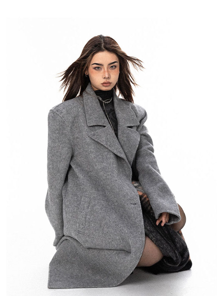 Broad shoulder cashmere long coat P741