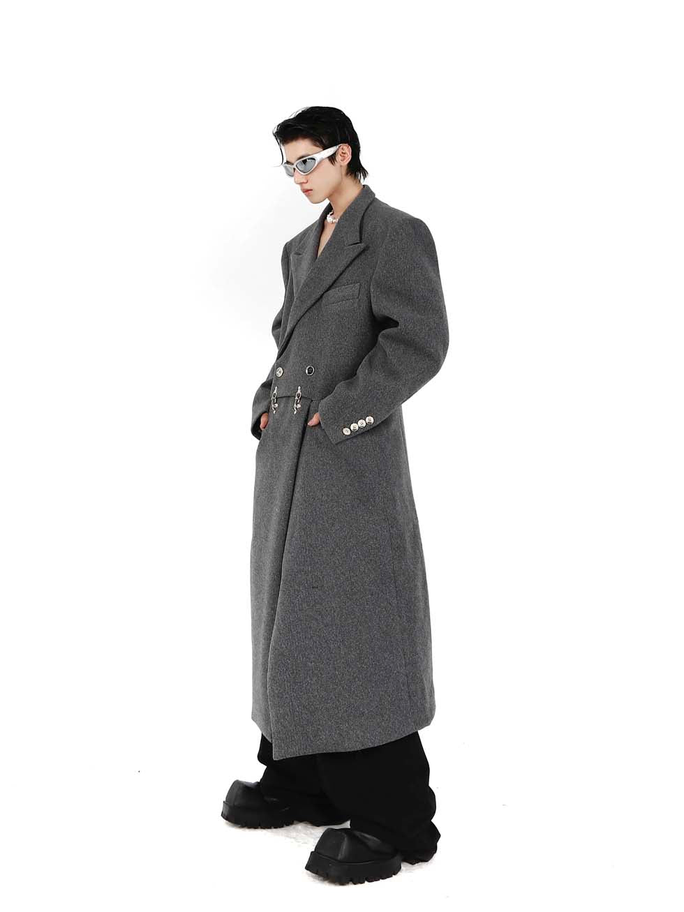 Wool long coat with shoulder pads P1001