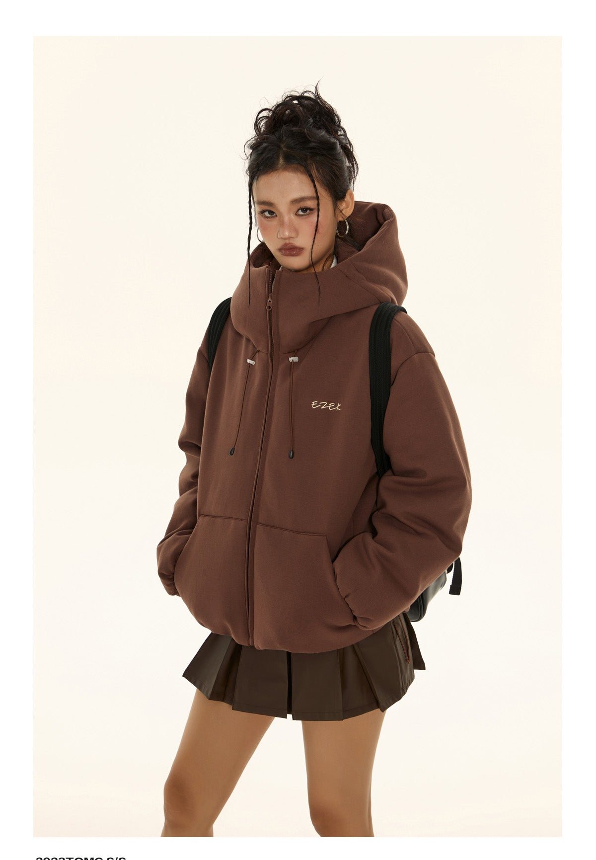 Casual logo short length down jacket P554