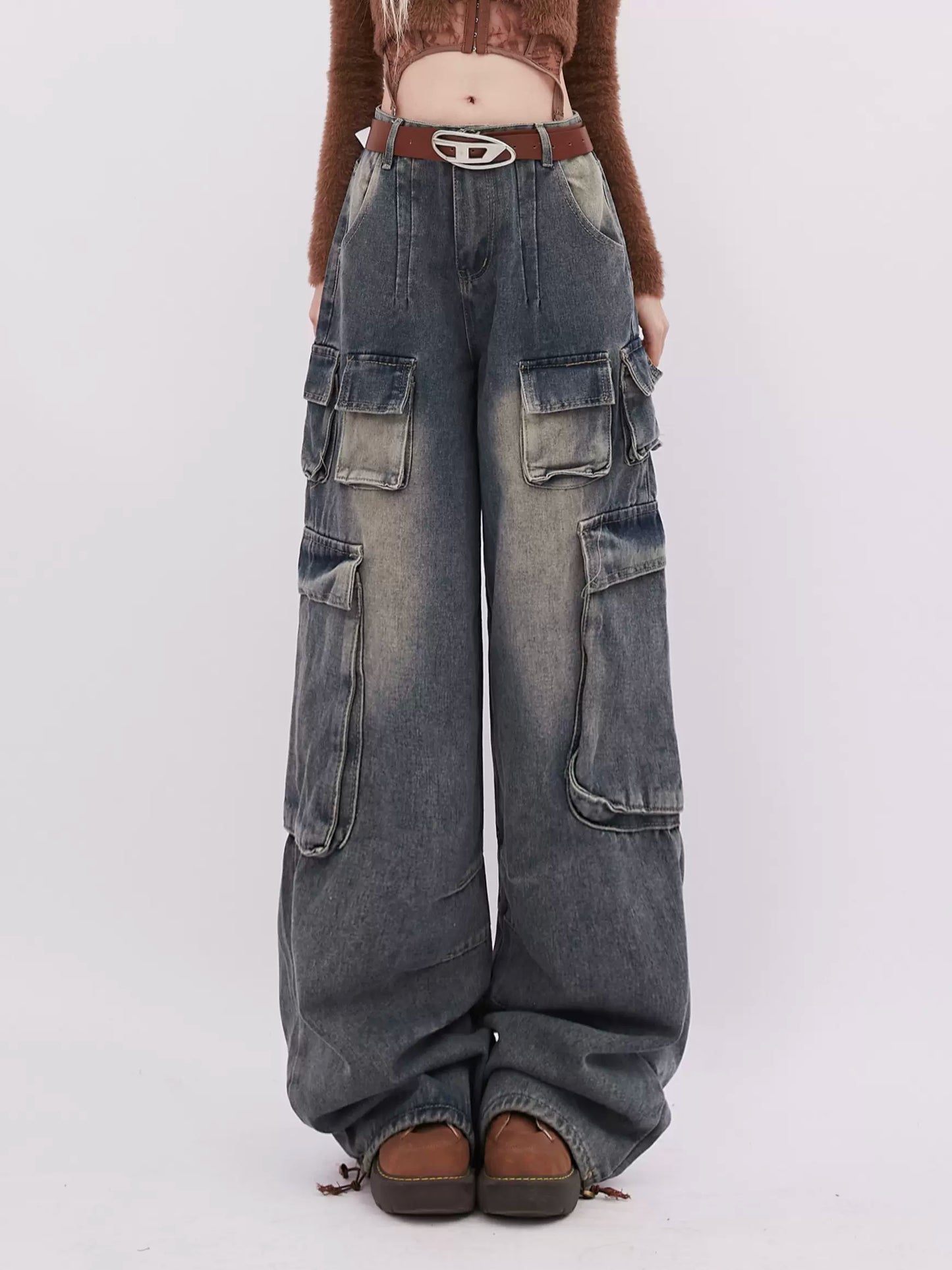 Distressed Washed Multi-Pocket Jeans P927