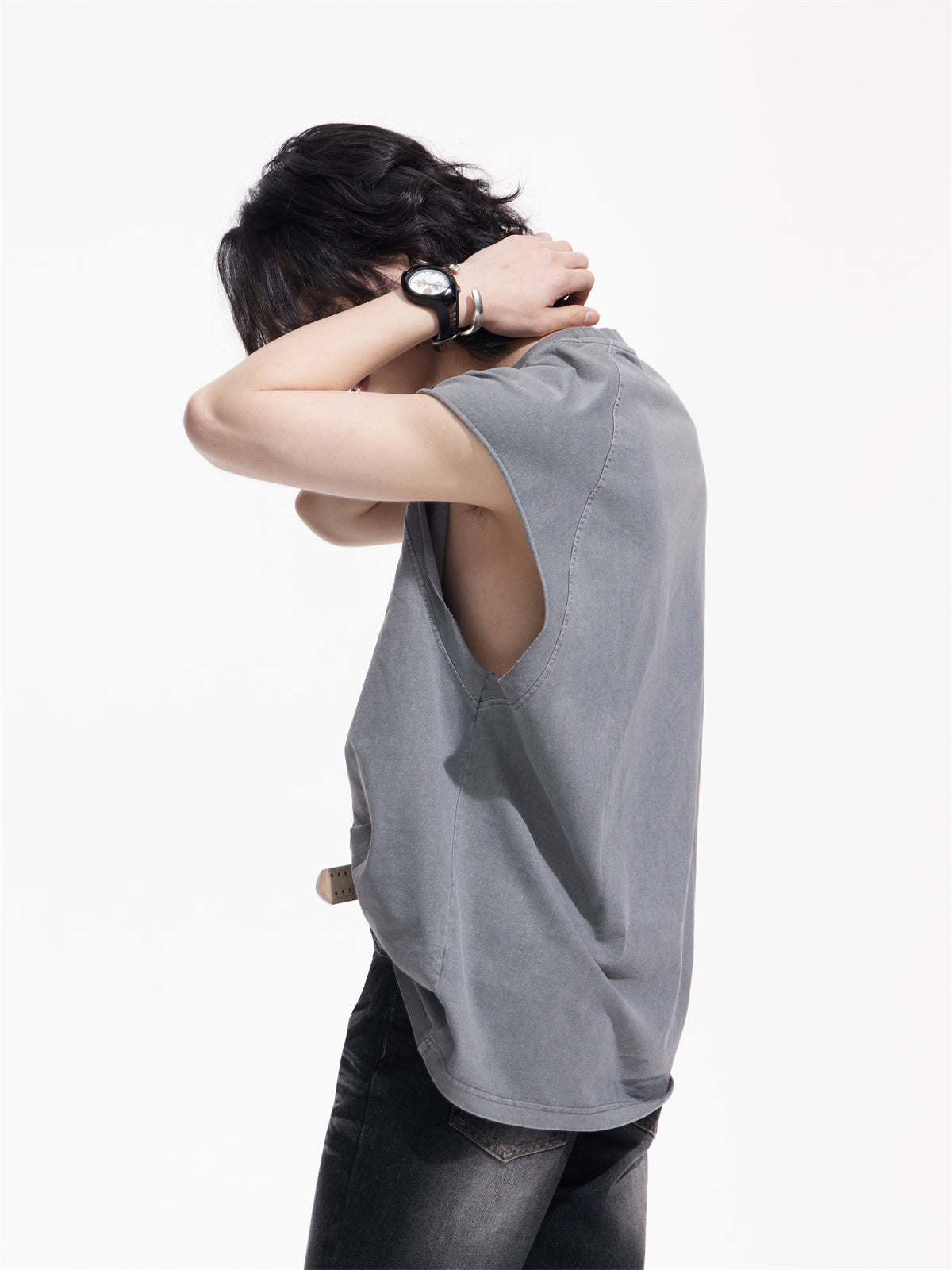 Sleeveless T-shirt P077