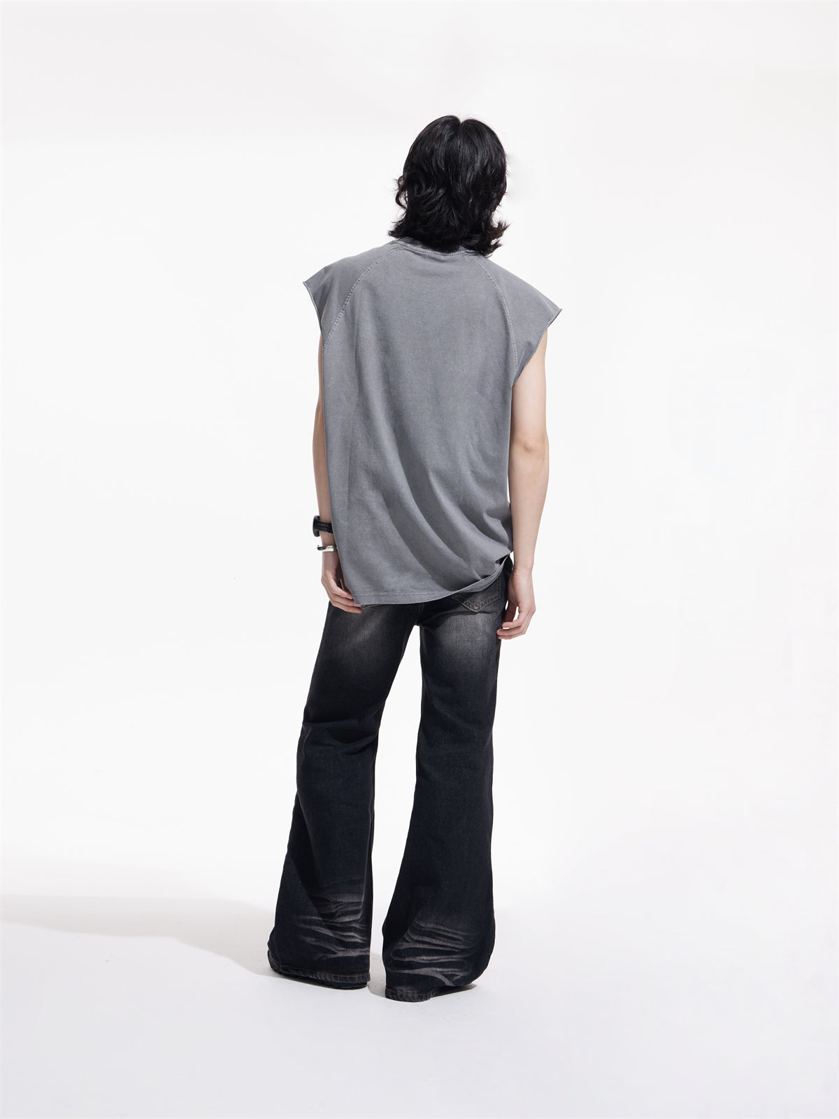 Sleeveless T-shirt P077