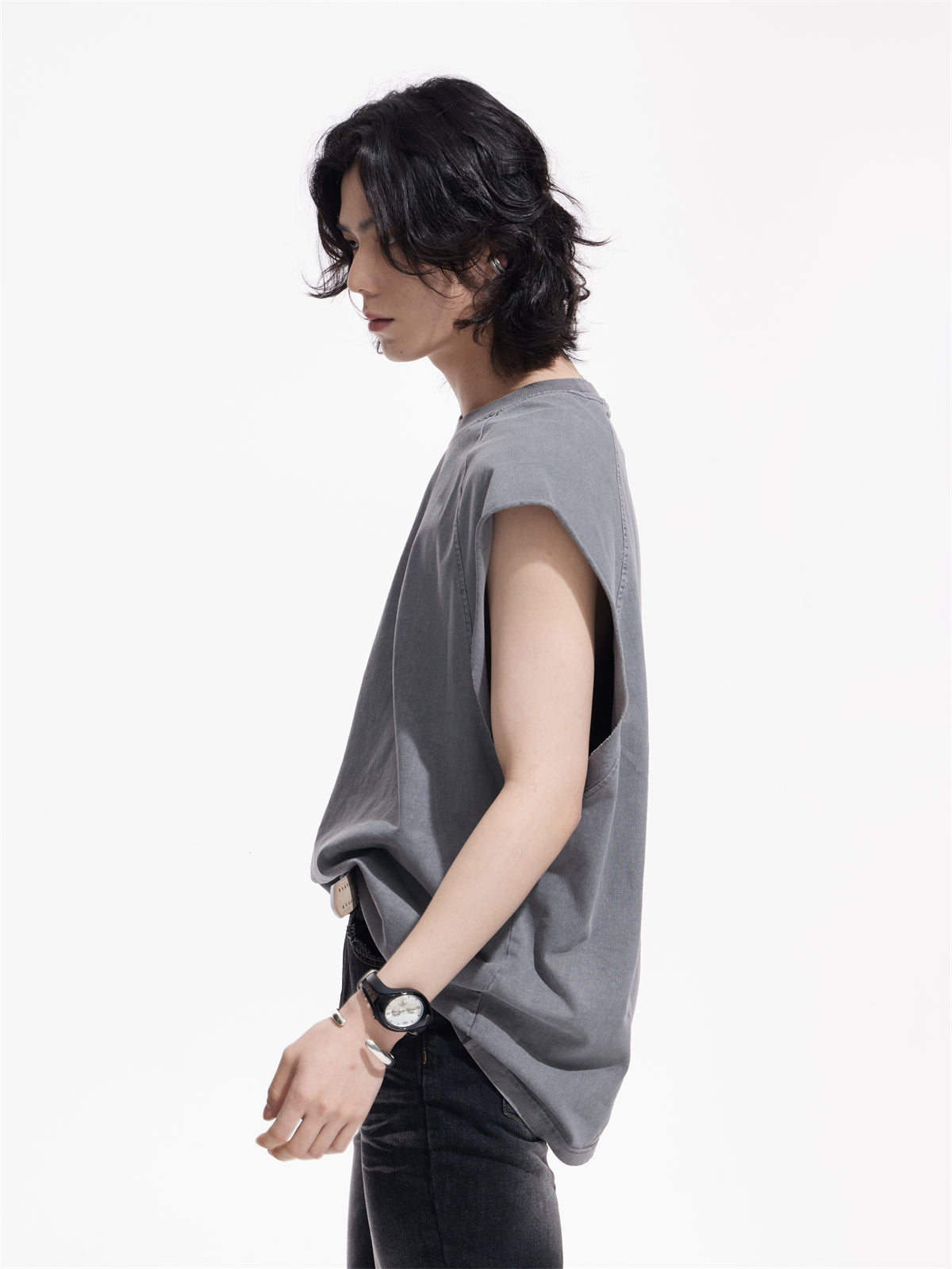 Sleeveless T-shirt P077